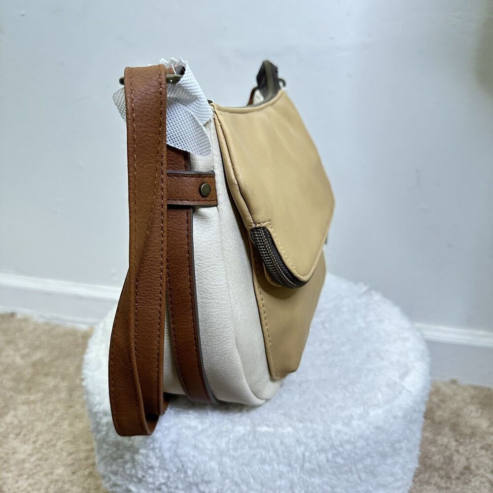 Time and Tru Dayana Essential Crossbody Bag with Adjustable Strap Beige Tan - Picture 3 of 8